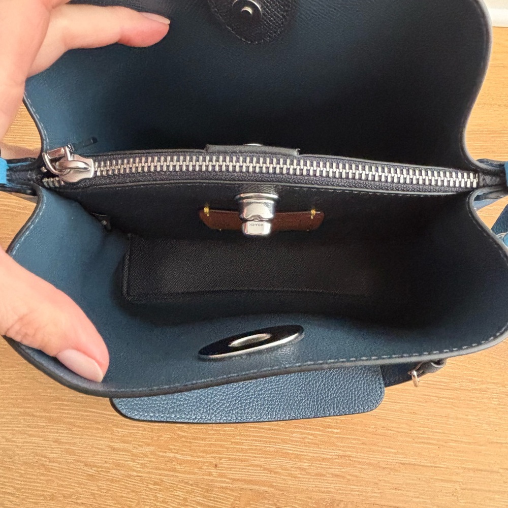 Coach Willow Color-block Bucket Bag - Picture 7 of 9
